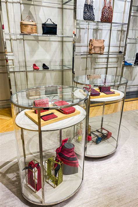 dior woodbury outlet photos